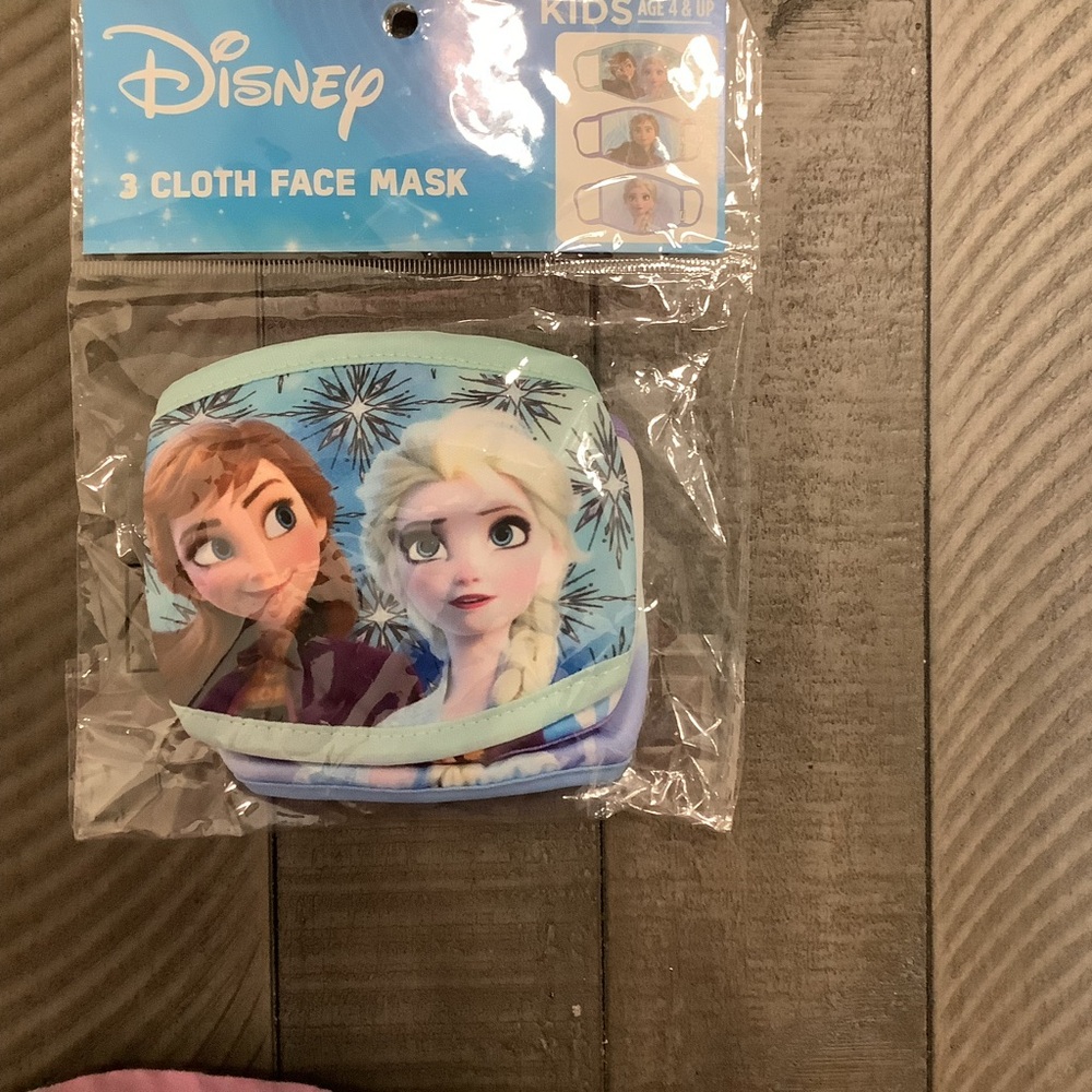 NWT Face Mask kids Disney Fozen Elsa great for travel school or flu season